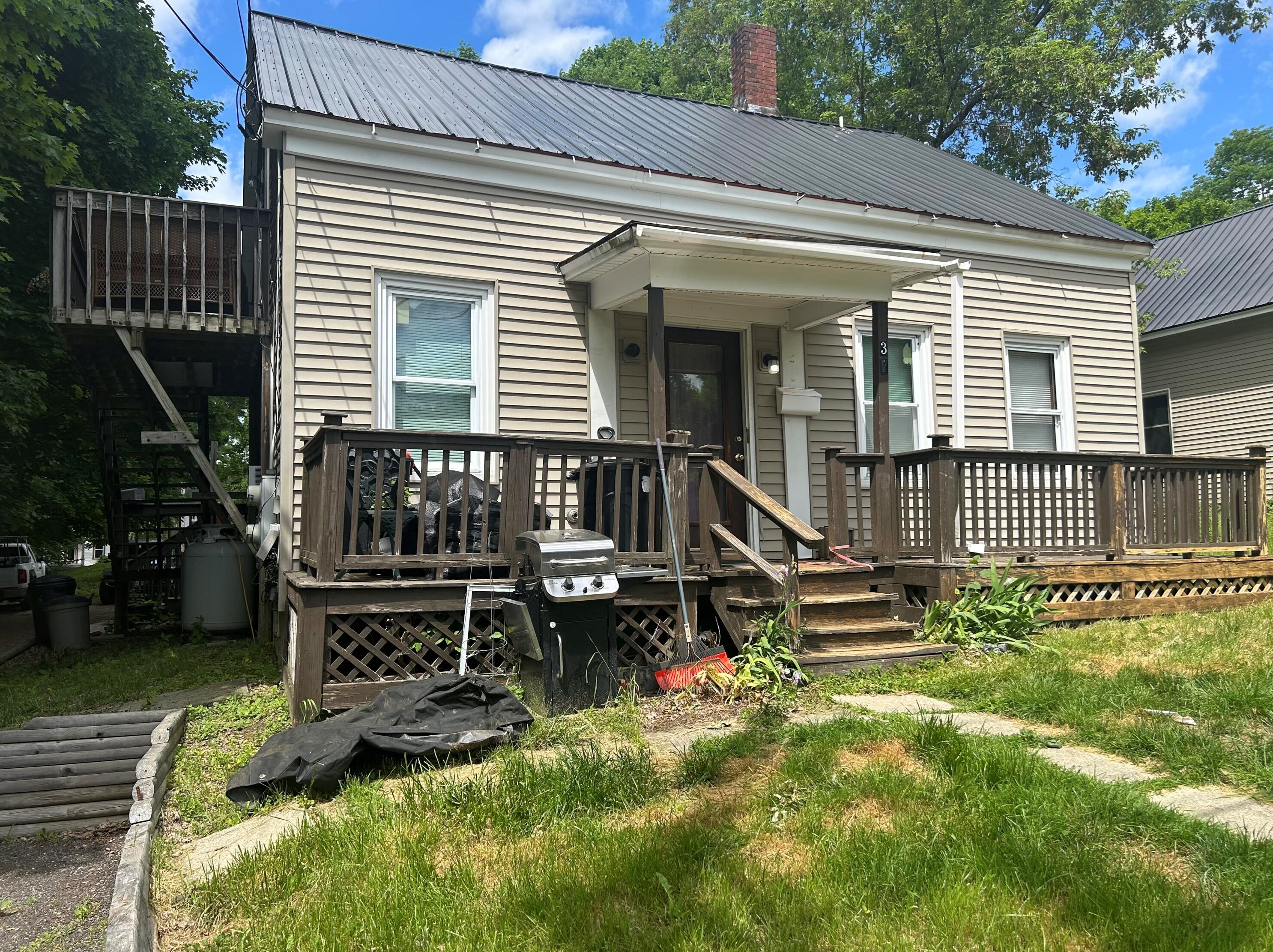 37 Eastern Ave, Augusta, ME 04330