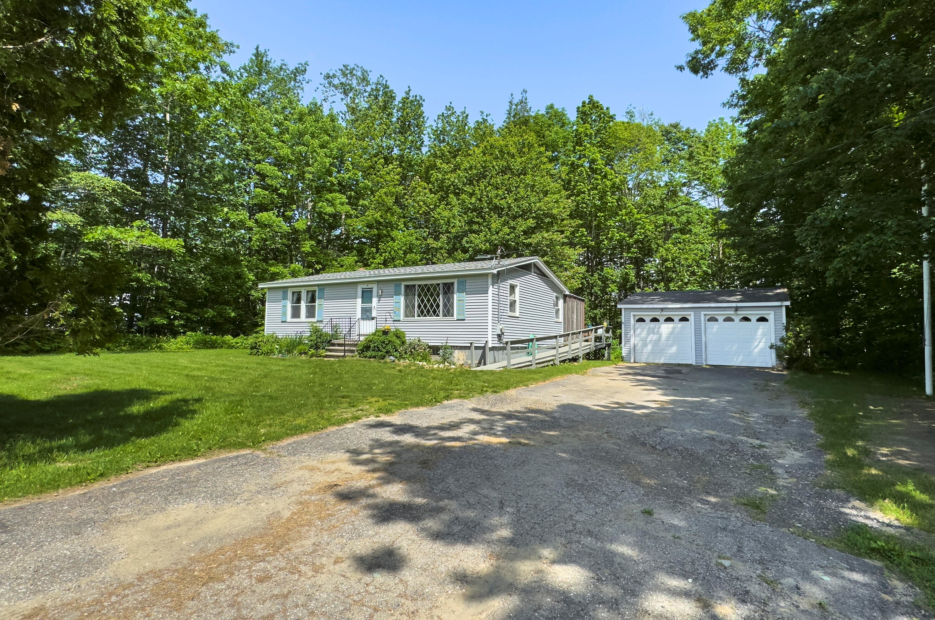 46 Medomak Valley Ct, Warren, ME 04864