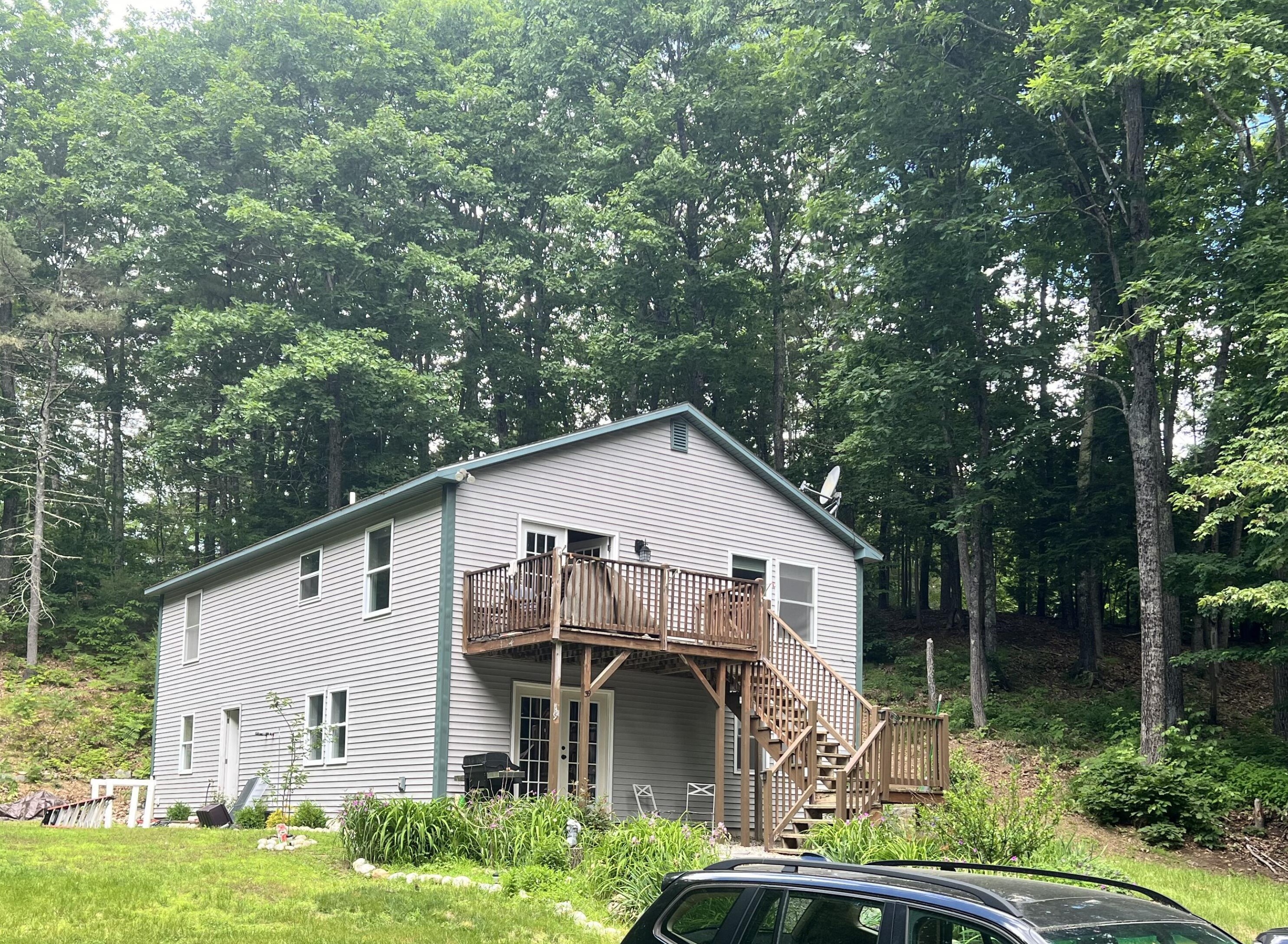 39 Fairbanks Rd, Manchester, ME 04351