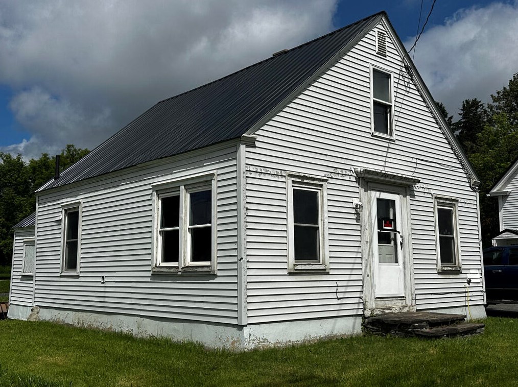 57 Parsons St, Presque-Isle, ME 04769 exterior