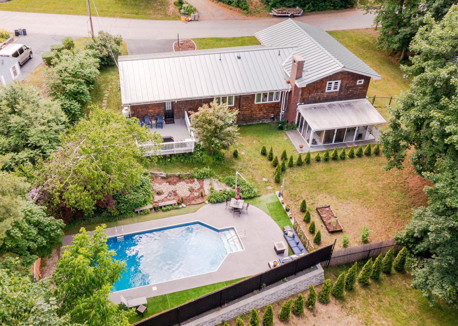 95 Locksley Rd, Auburn, ME 04210 exterior
