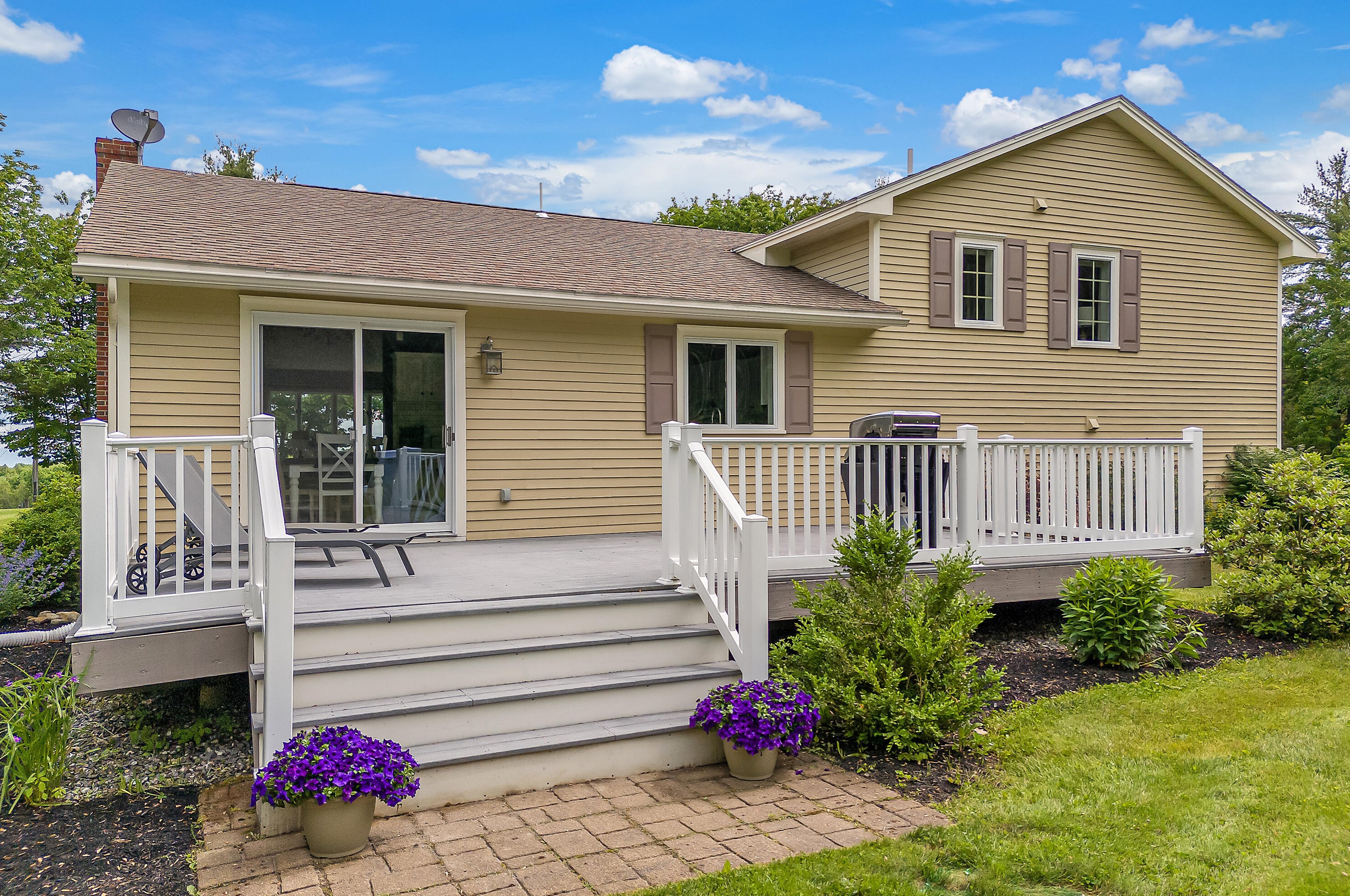 79 Pearl Rd, Turner, ME 04282-3942