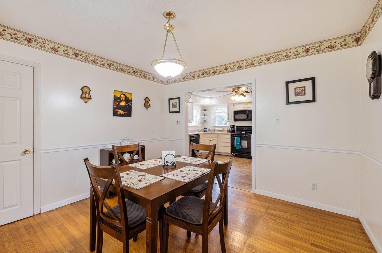 9 Tasker St, Saco, ME 04072-2418