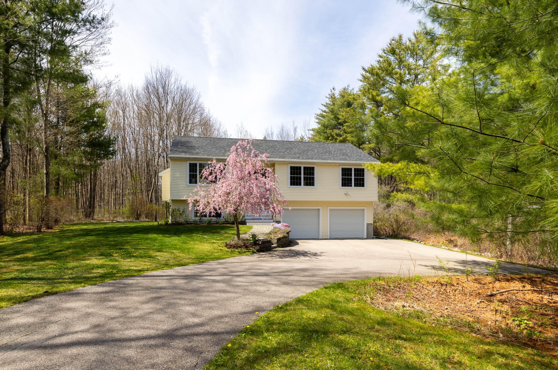 19 Greenwood St, Eliot, ME 03903-1802