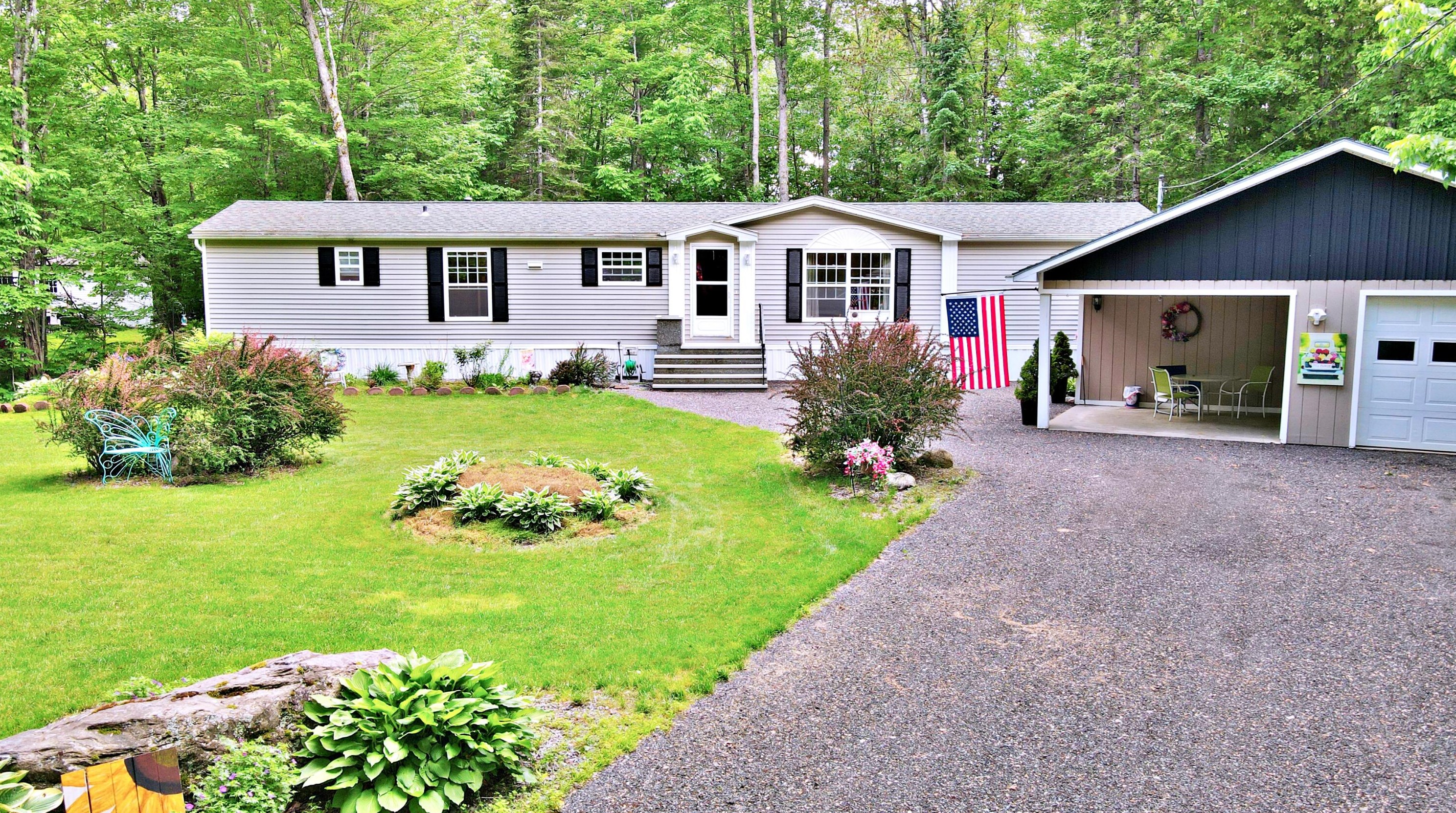 12 Forest Hills Dr, Levant, ME 04456 exterior