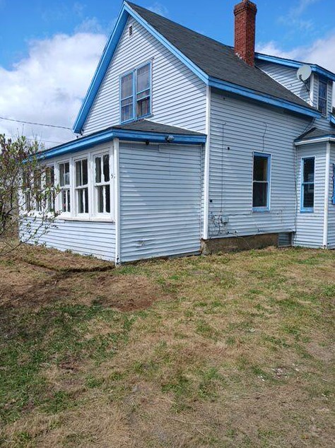52 Elm St, Milo, ME 04463 exterior