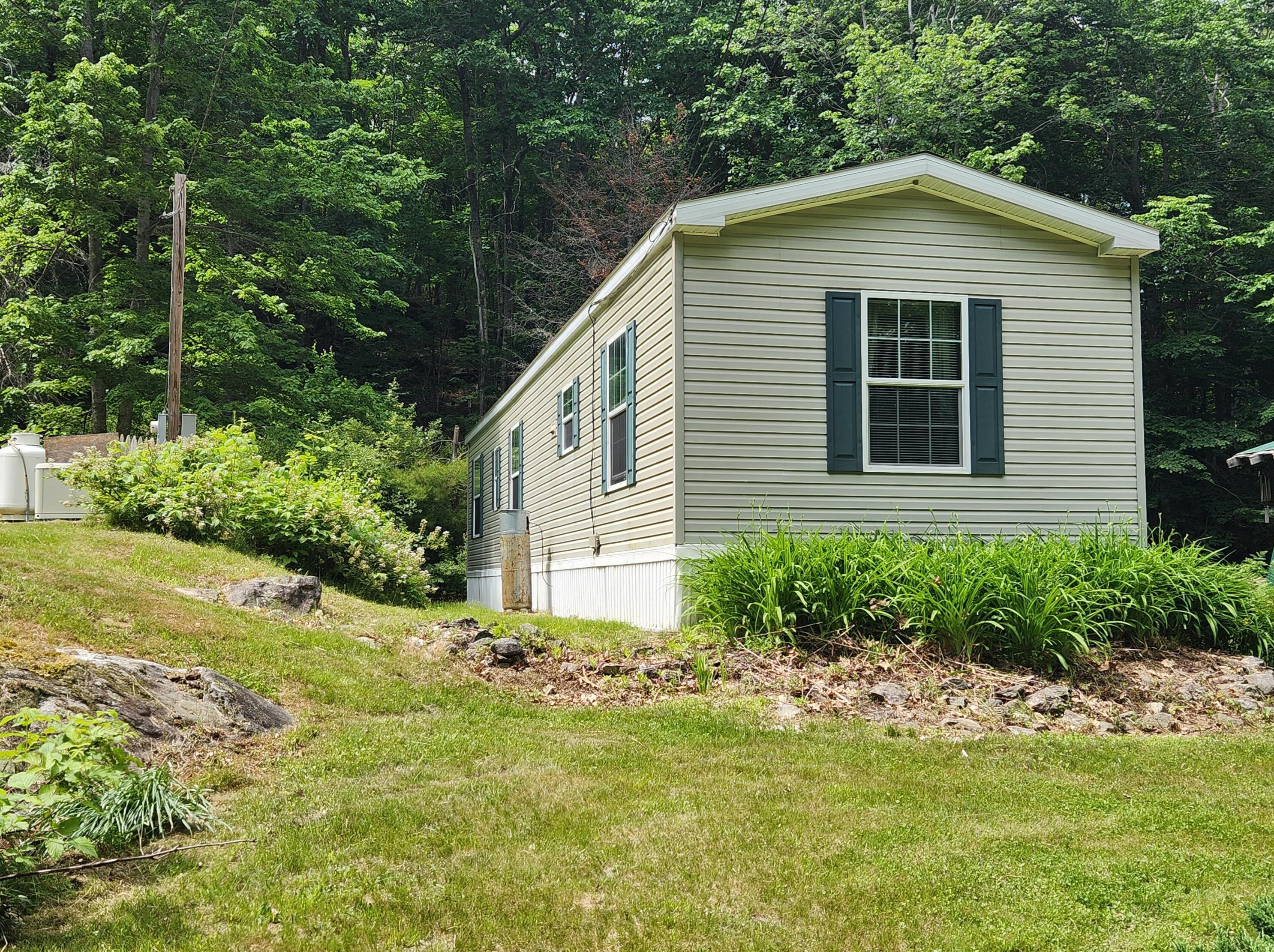 104 Bailey Rd, Minot, ME 04258