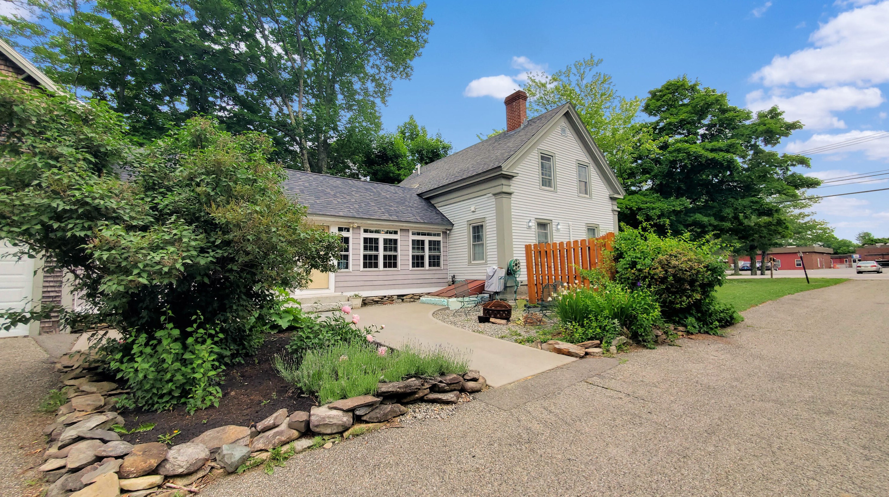 4 Main Rd S, Newburgh, ME 04444