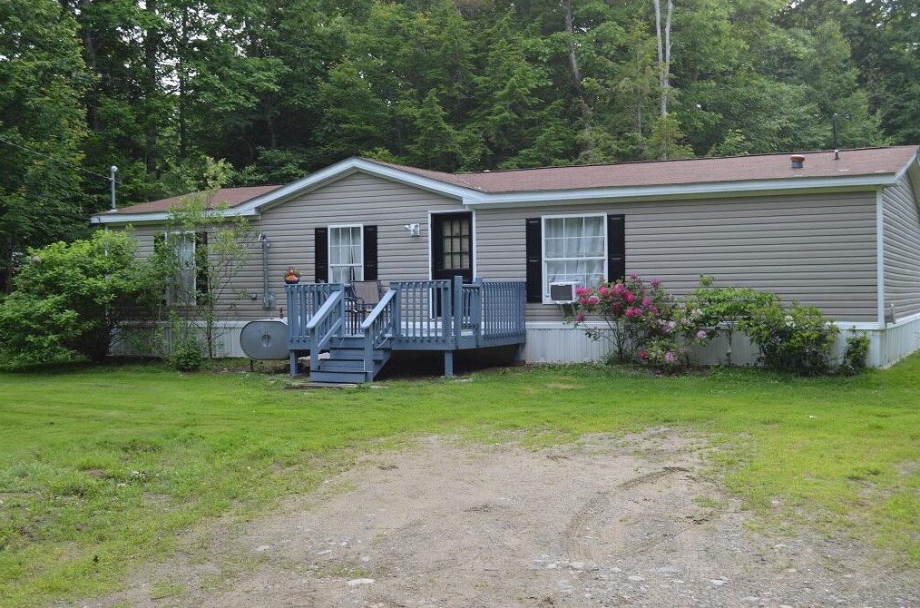 605 Wiscasset Rd, Whitefield, ME 04353