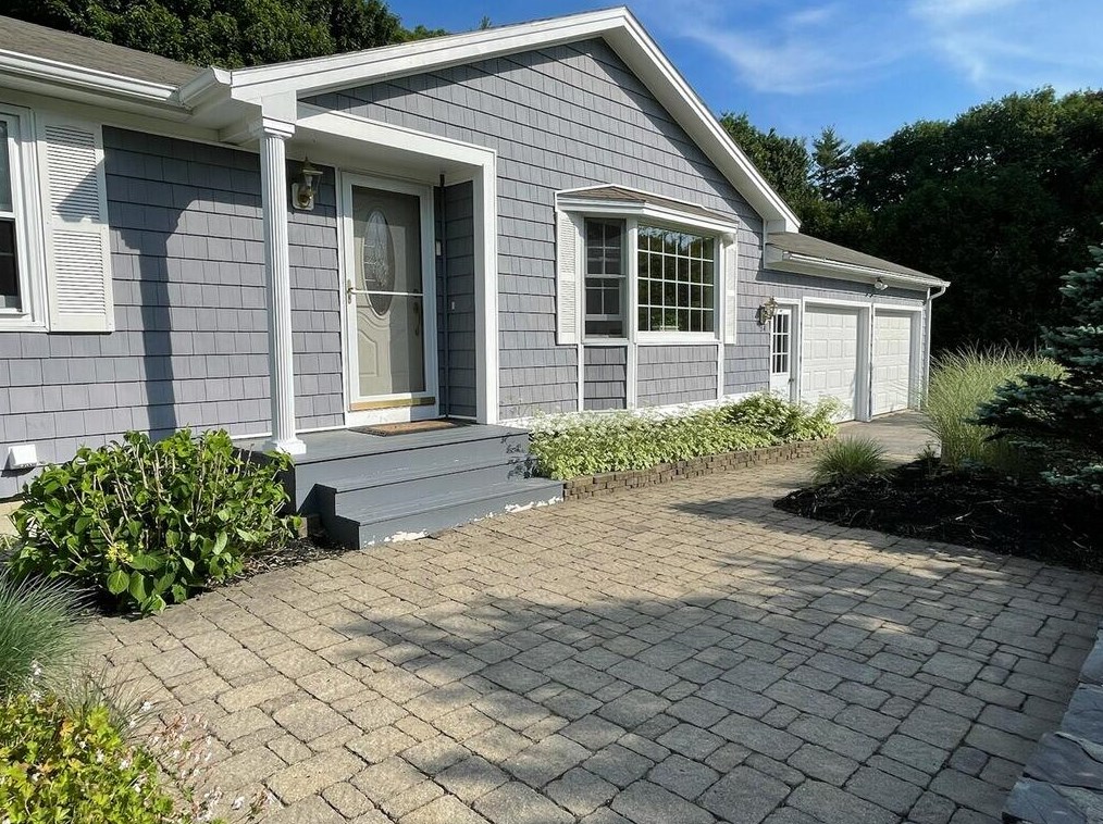 34 Hillview Ave, Saco, ME 04072