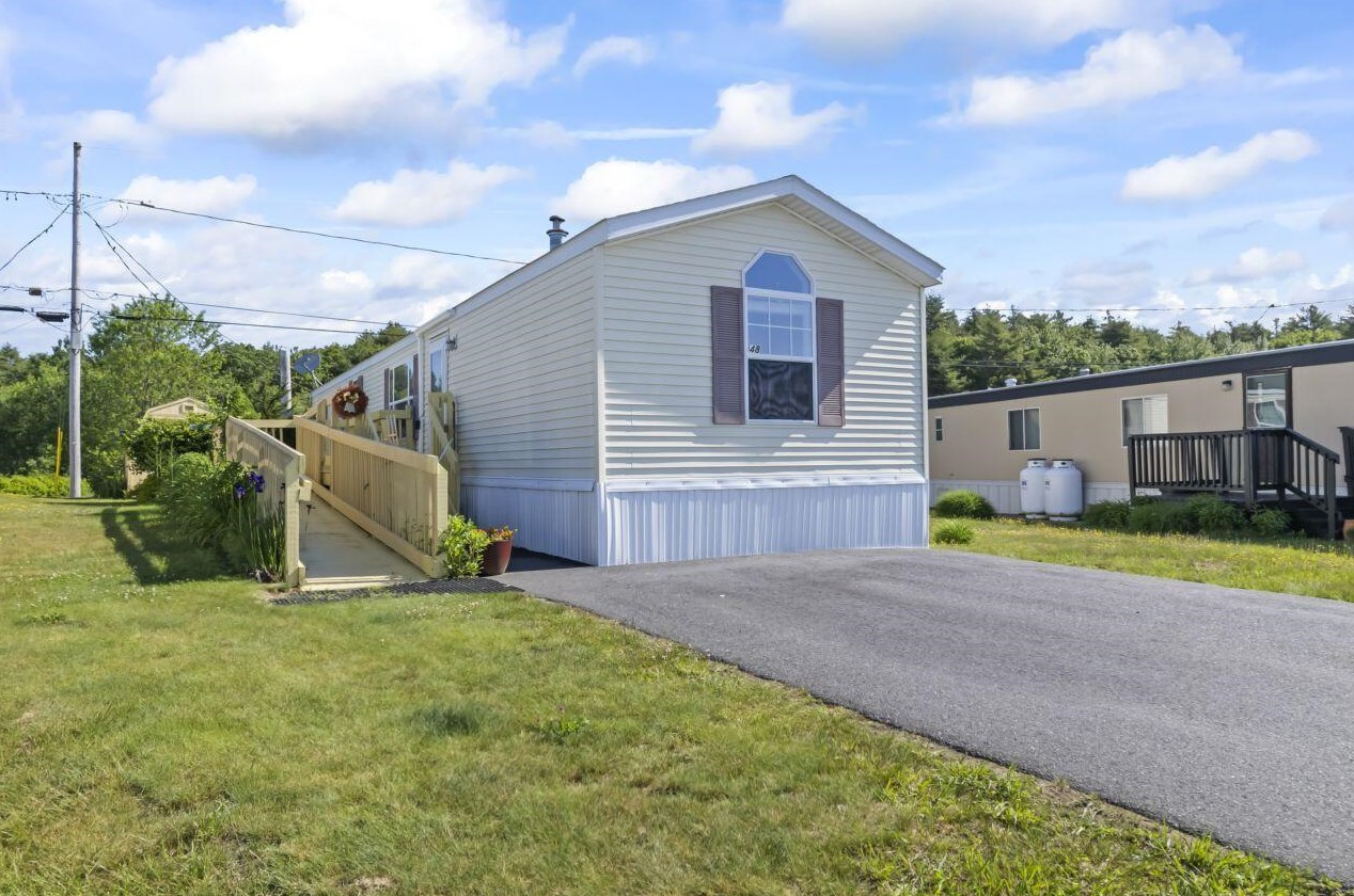 48 Scarponi Dr, Mere Point, ME 04011