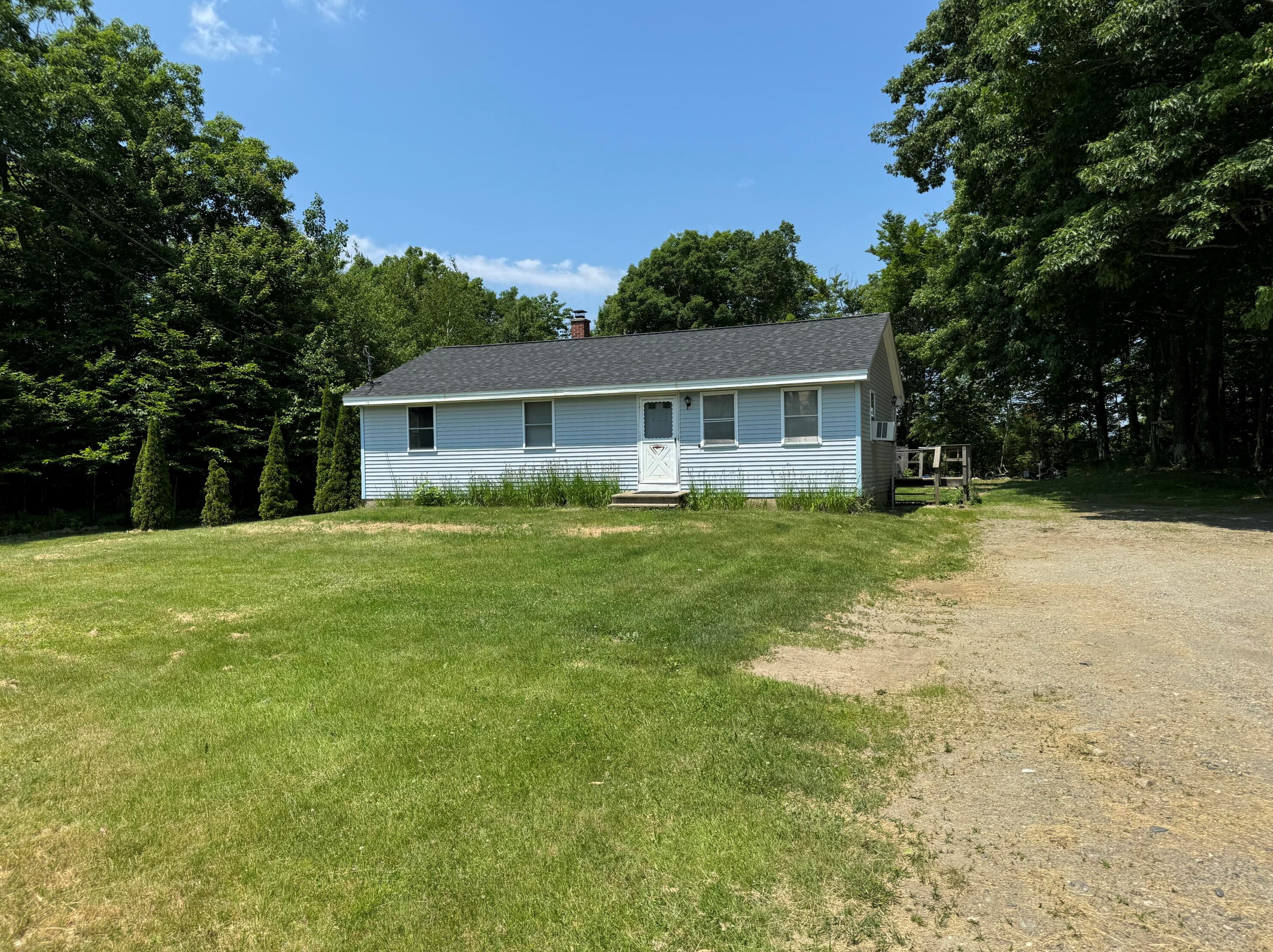 125 Augusta Rd, Whitefield, ME 04353