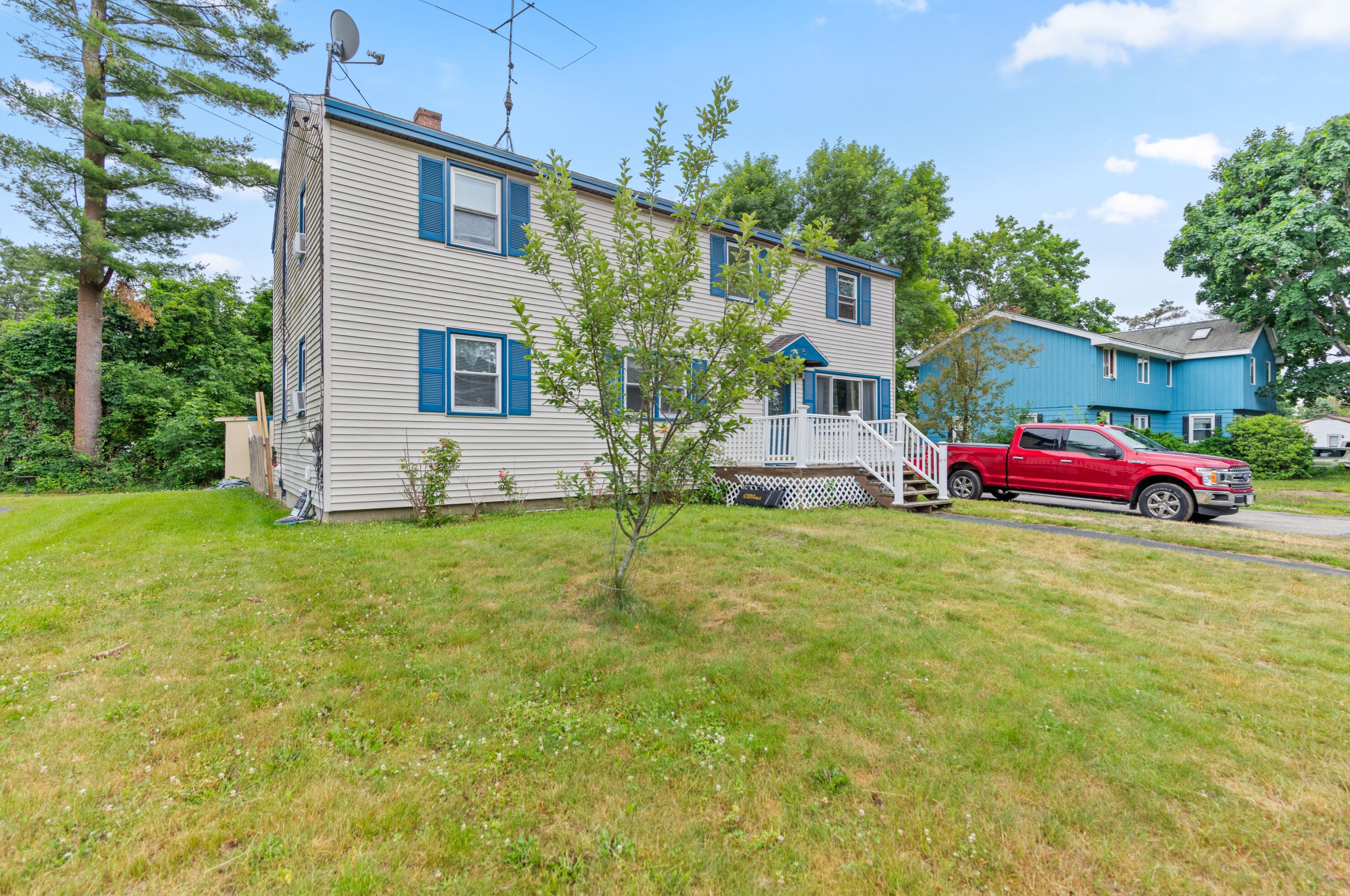 15 Bonython Ave, Saco, ME 04072