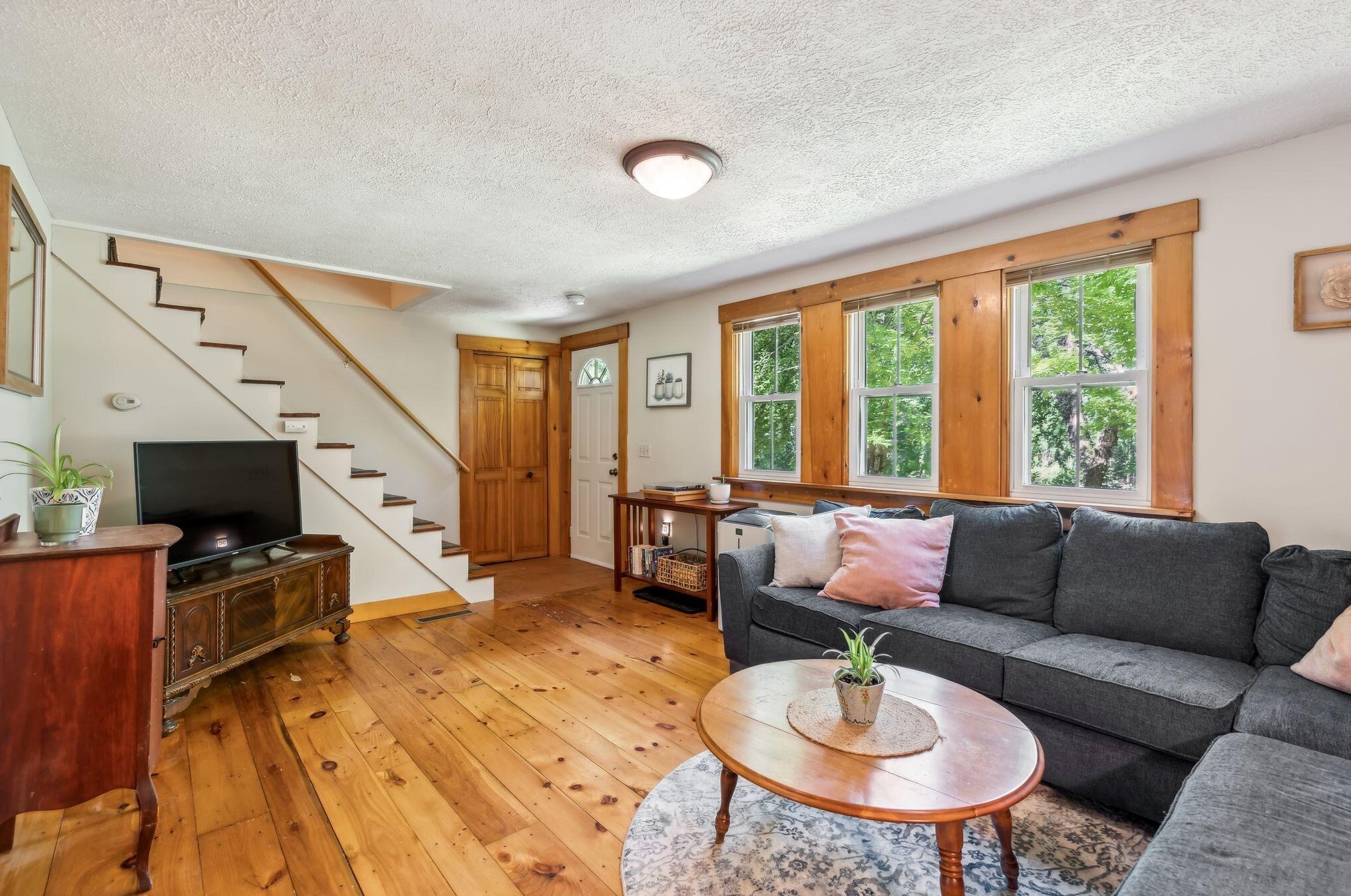 101 Rohr Rd, Limerick, ME 04048