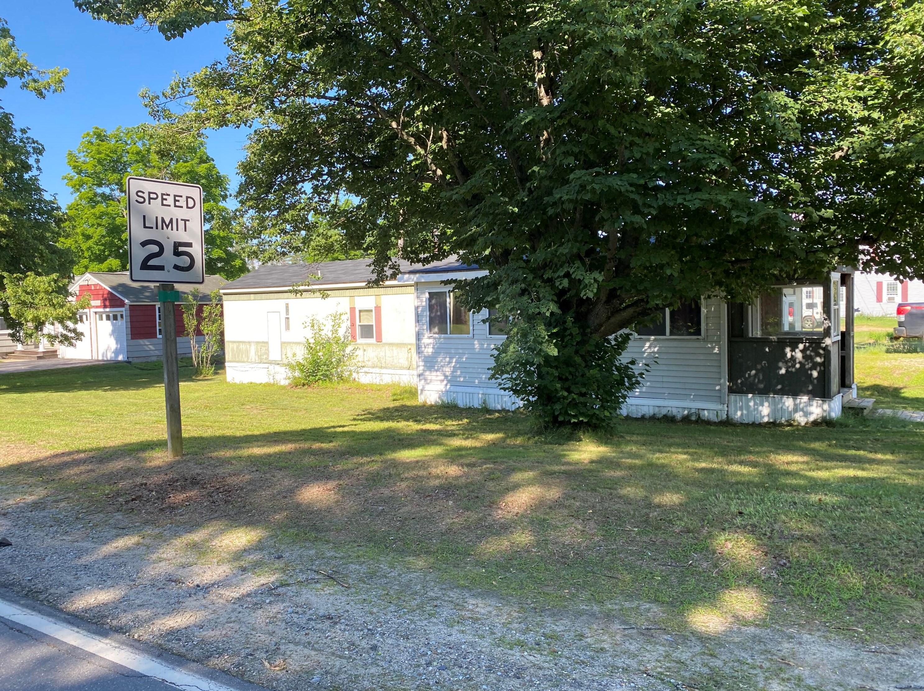 4 Robbins Ave, Carthage, ME 04224