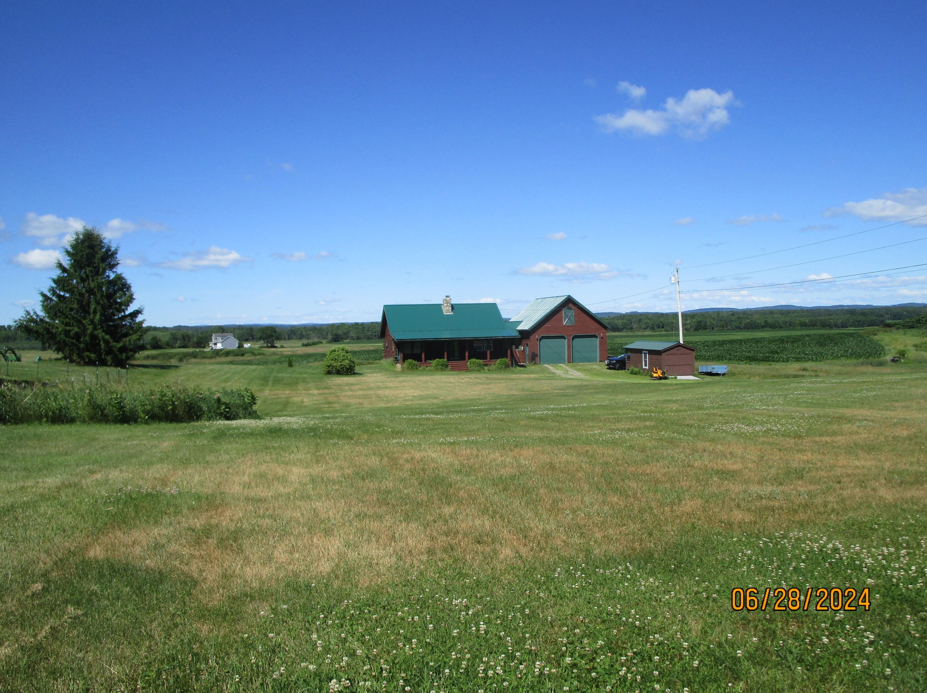 1034 Hinckley Rd, Clinton, ME 04927