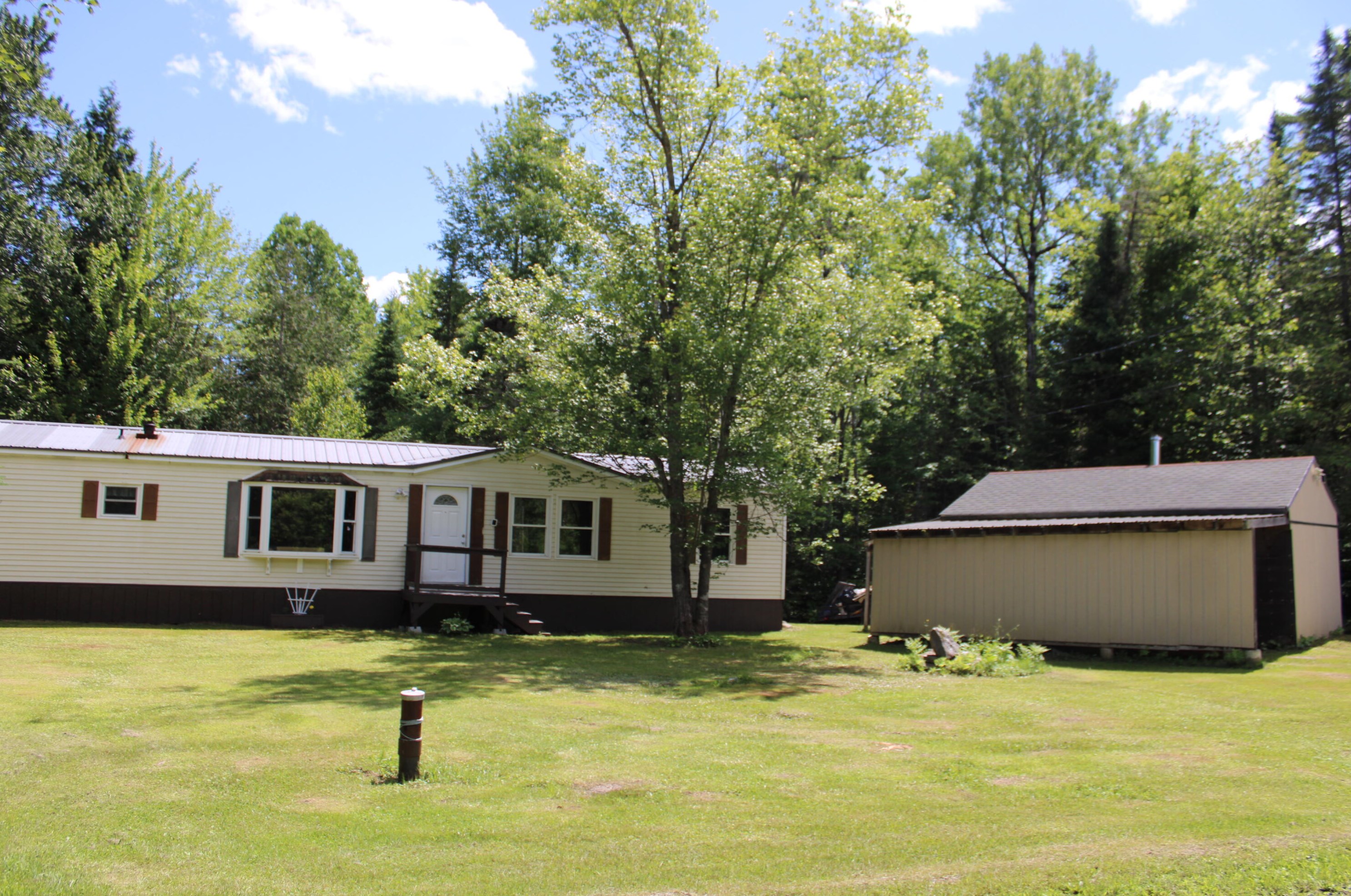 111 Brandy Ln, Hudson, ME 04449