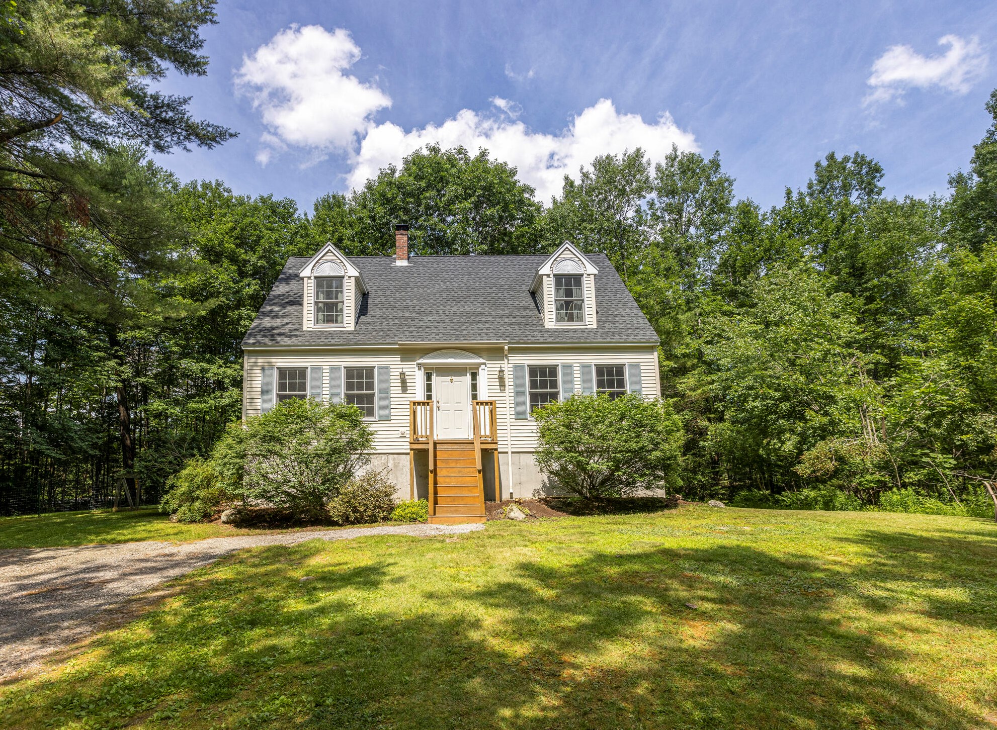 606 Saco Rd, Standish, ME 04084