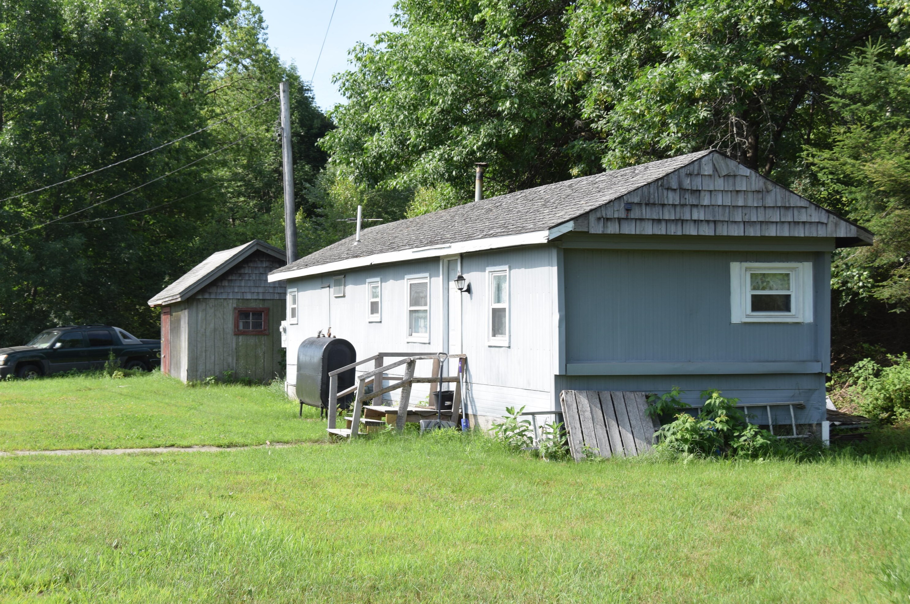 142 River Rd, Starks, ME 04911