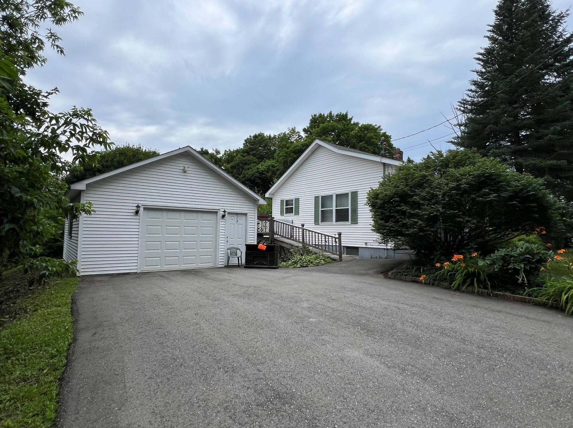 151 High St, Ripley, ME 04930