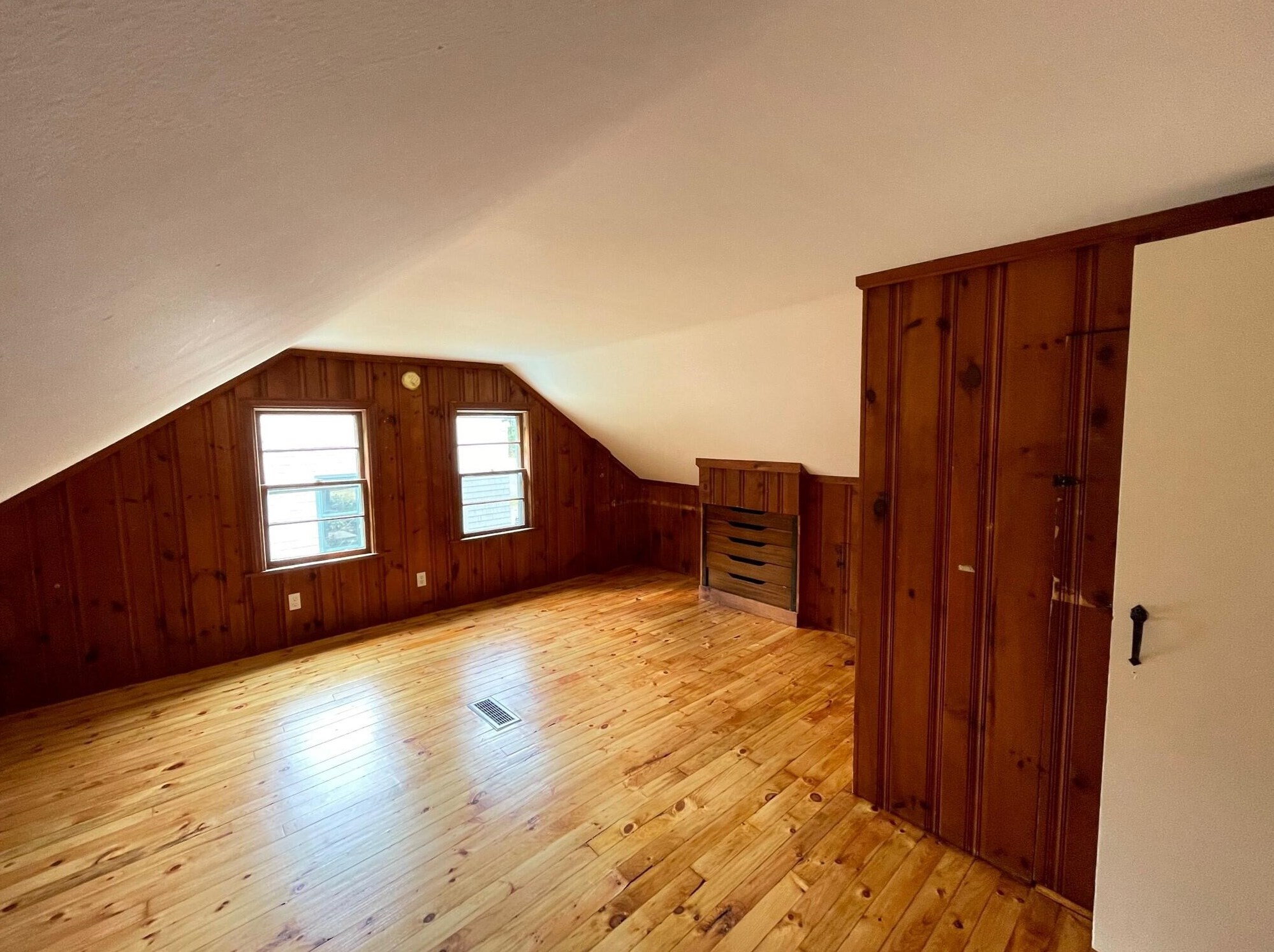 77 Middle Rd, Portland ME  04105-1820 exterior