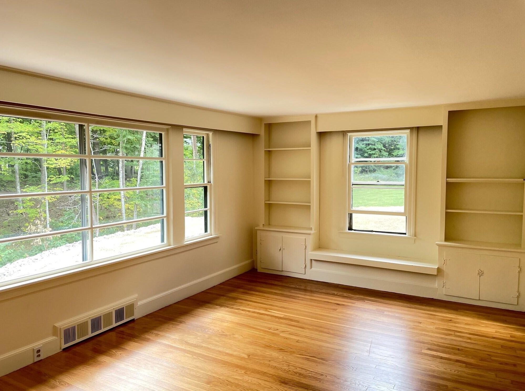 77 Middle Rd, Portland ME  04105-1820 exterior