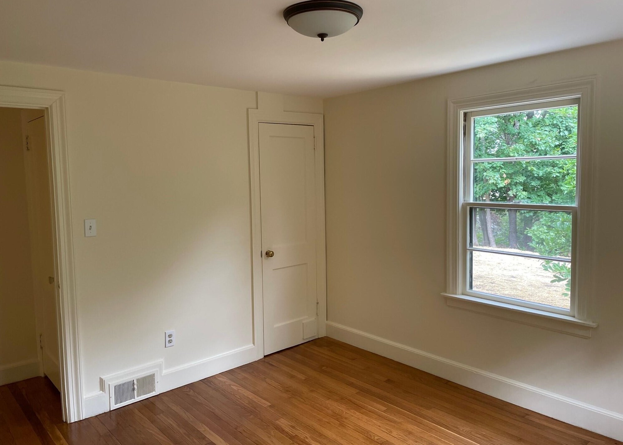 77 Middle Rd, Portland ME  04105-1820 exterior