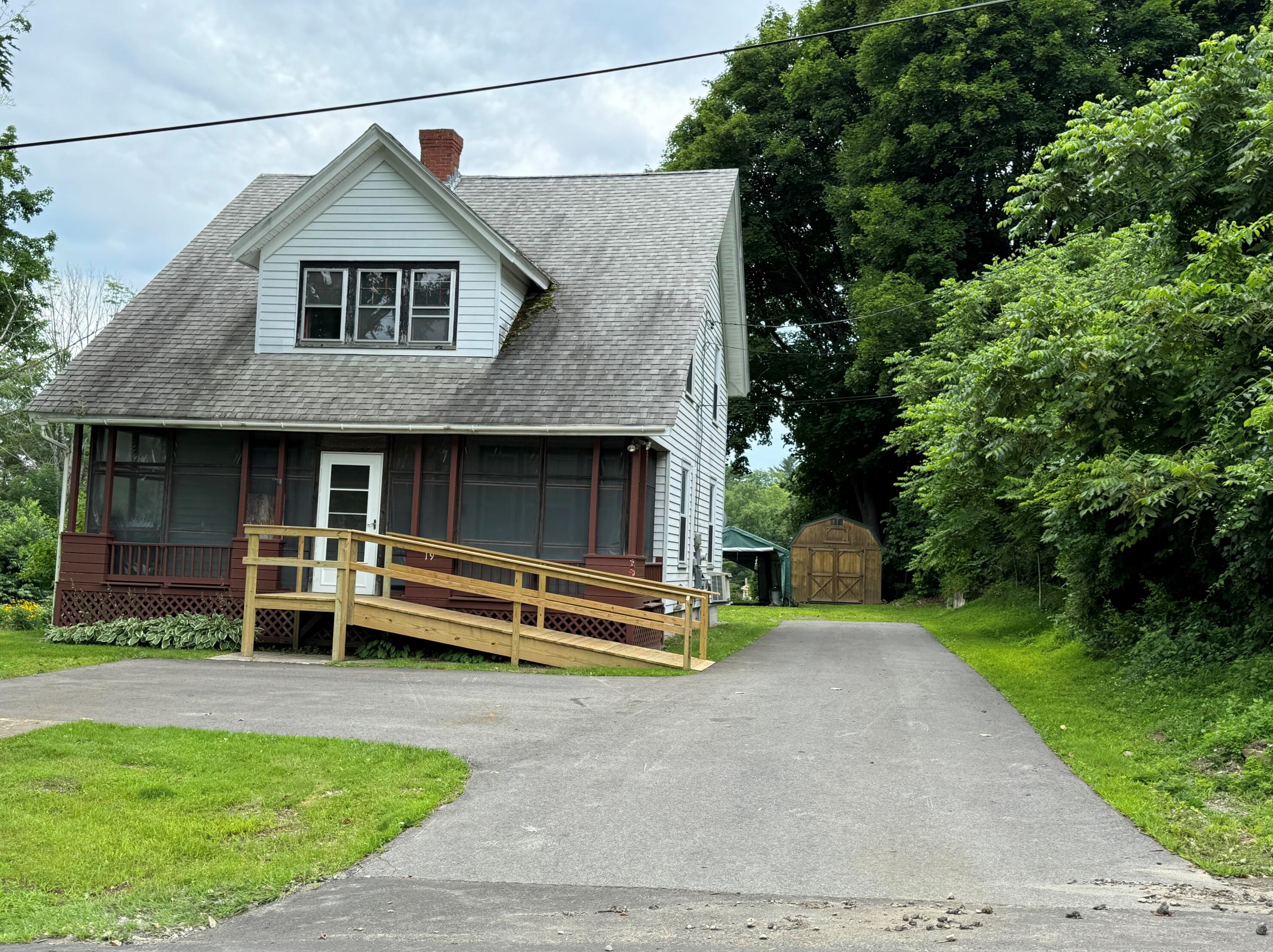 19 School St, Ripley, ME 04930