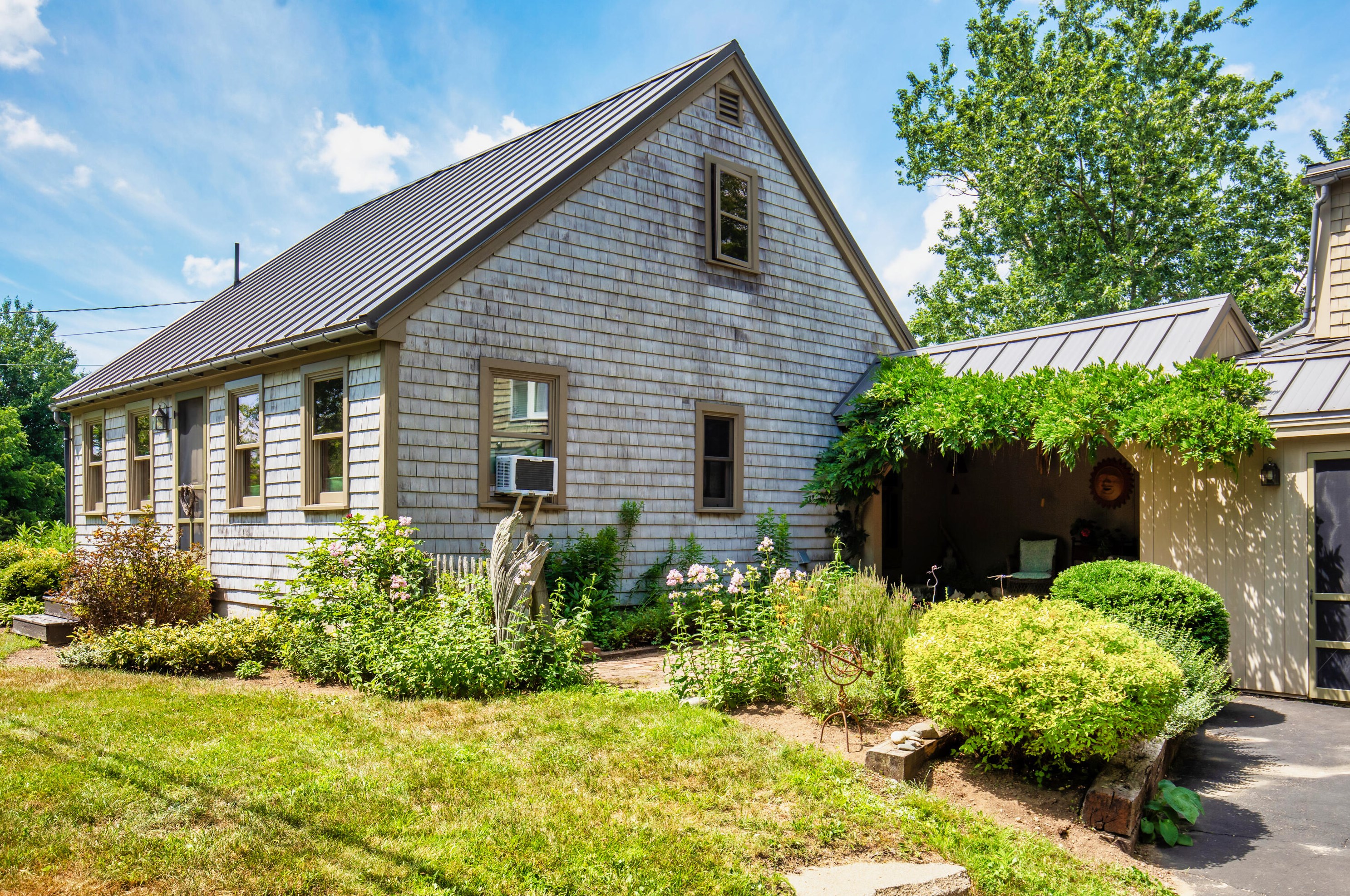 14 W Old County Rd, Newcastle, ME 04553