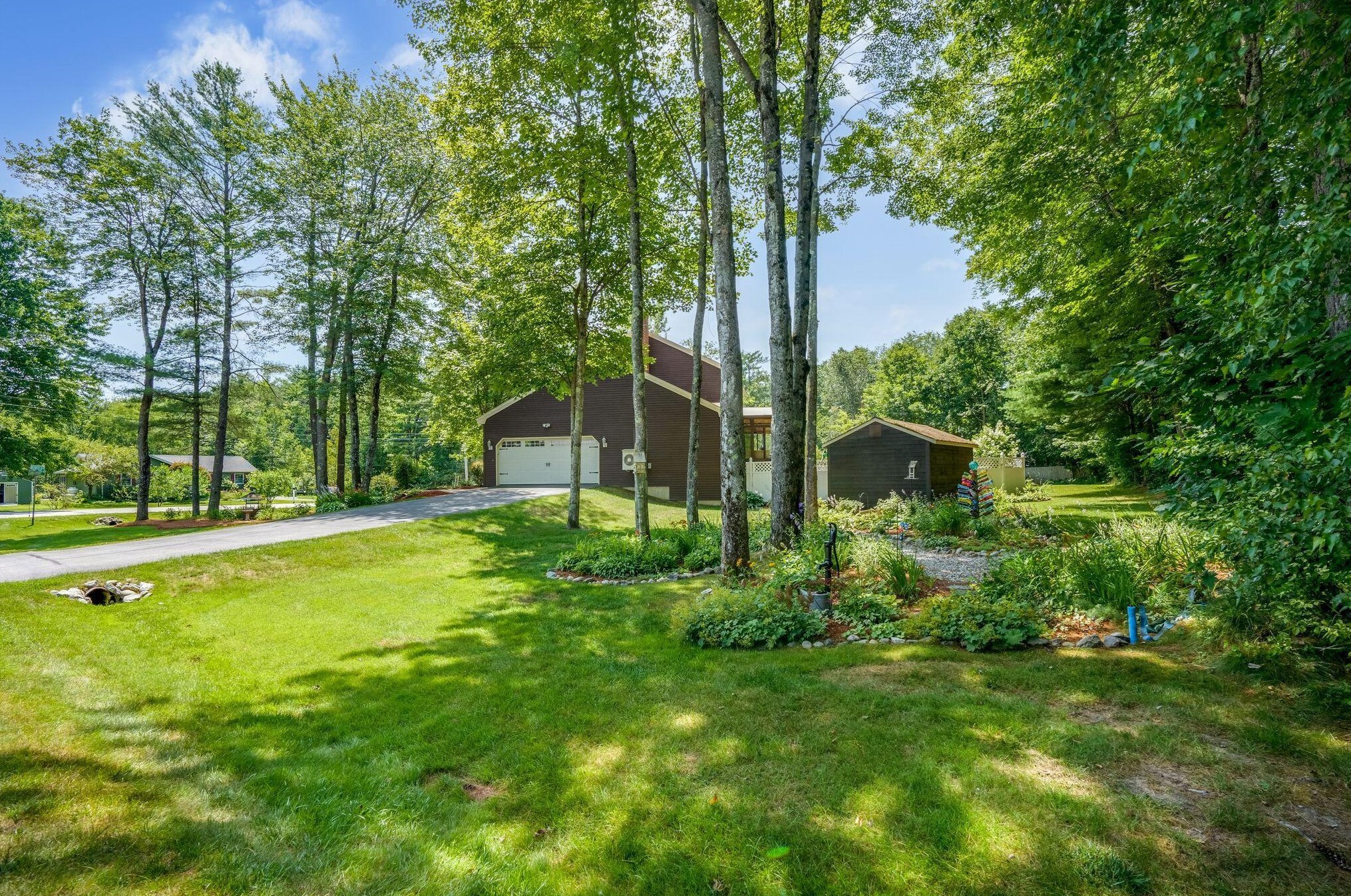 19 Deerfield Dr, Auburn, ME 04210