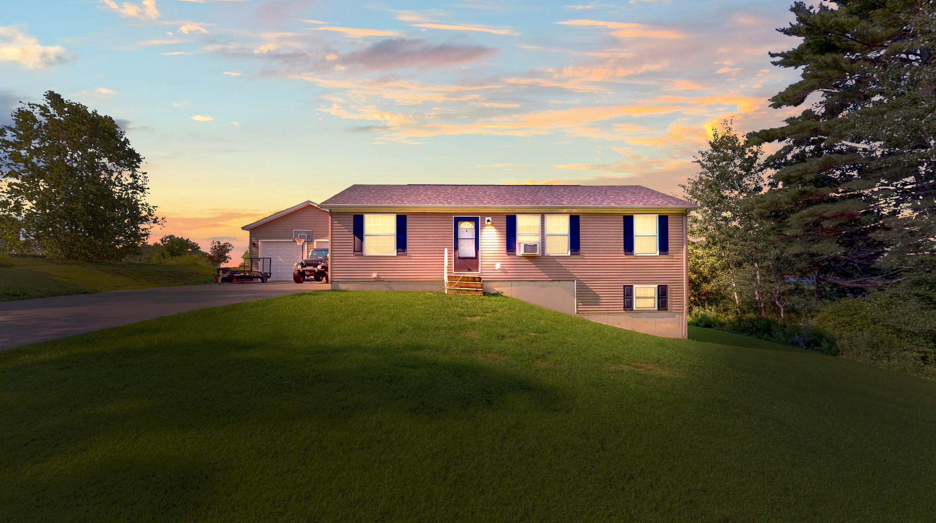 61 Lorelie Dr, Wales, ME 04280