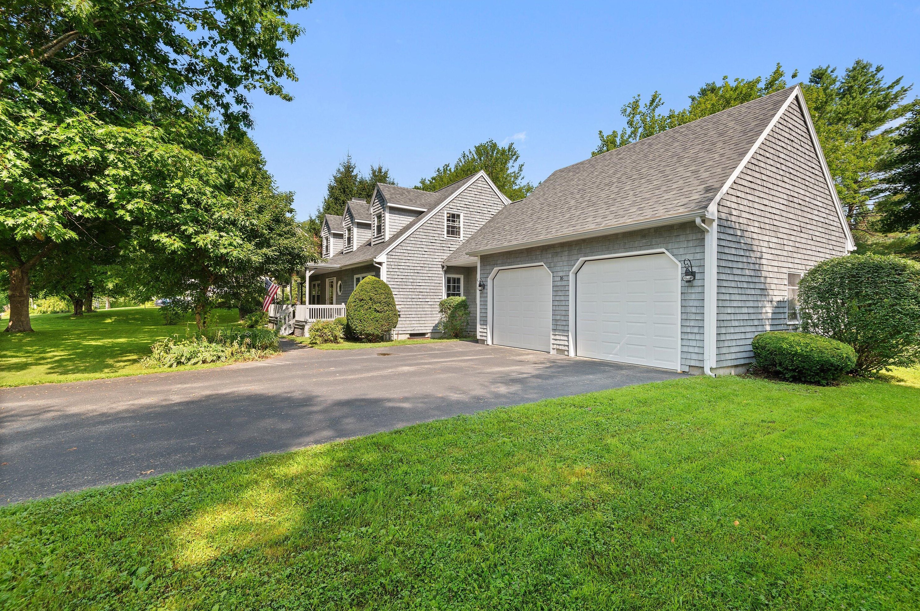 16 Page Pl, Orono, ME 04473