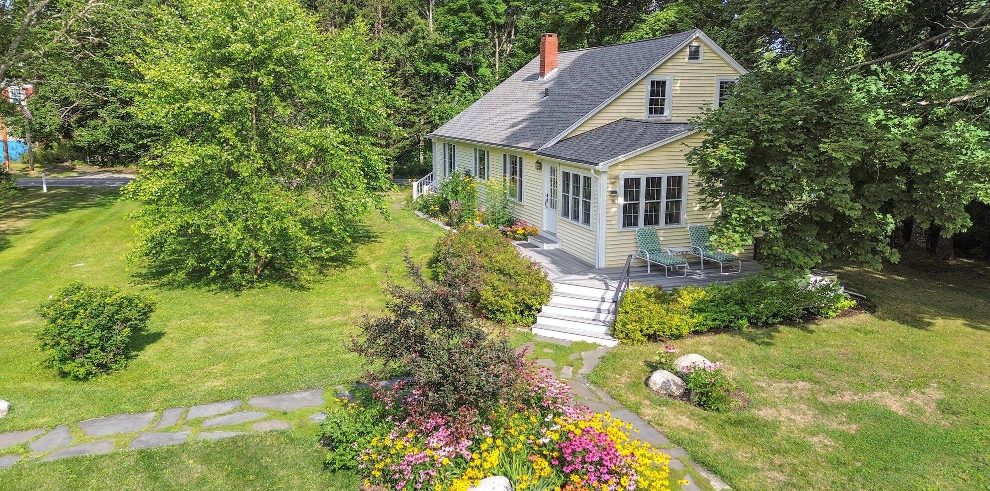 75 Bay Rd, Brooklin, ME 04616-3358