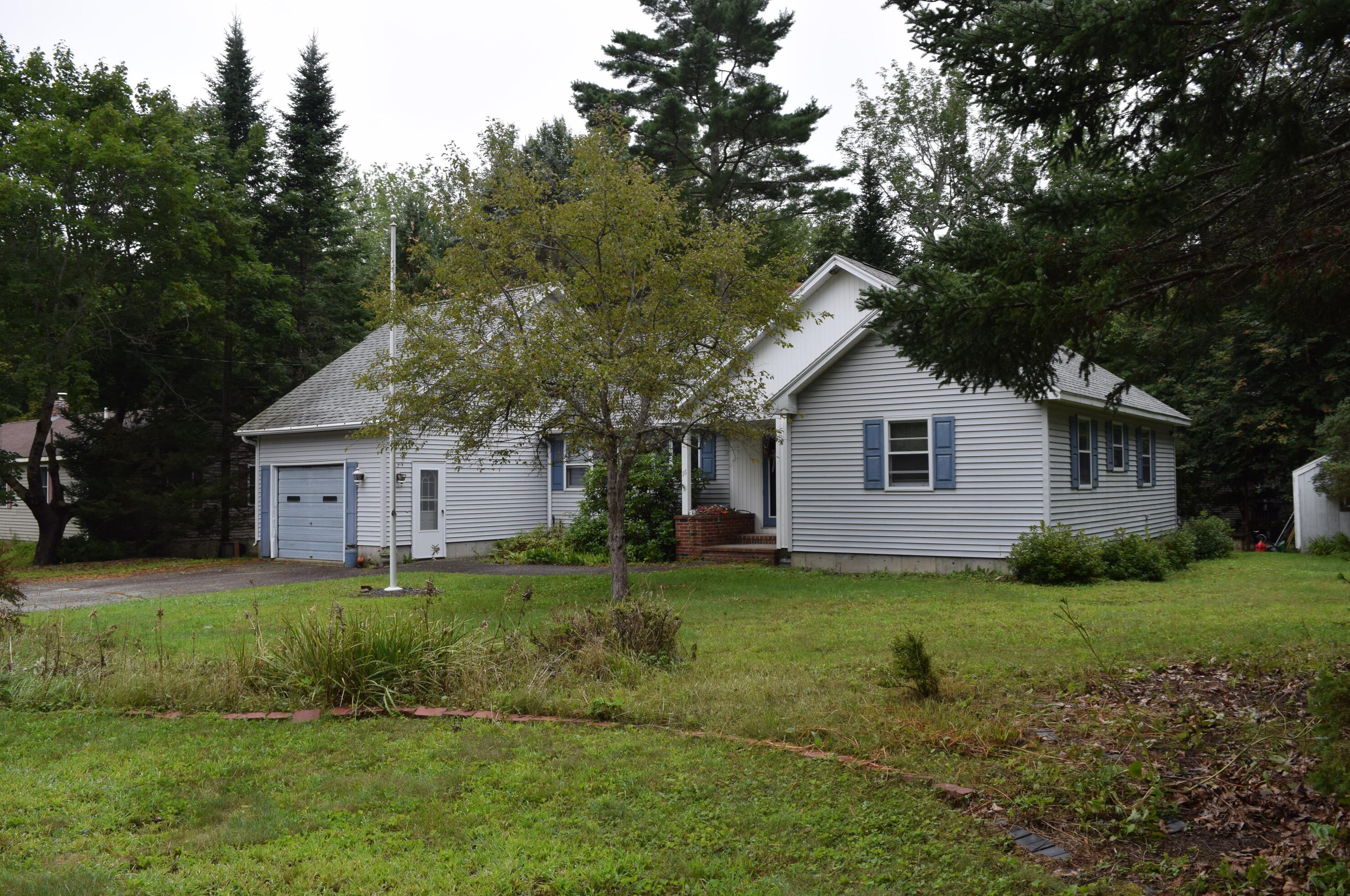 16 Brae Dr, Waltham, ME 04605
