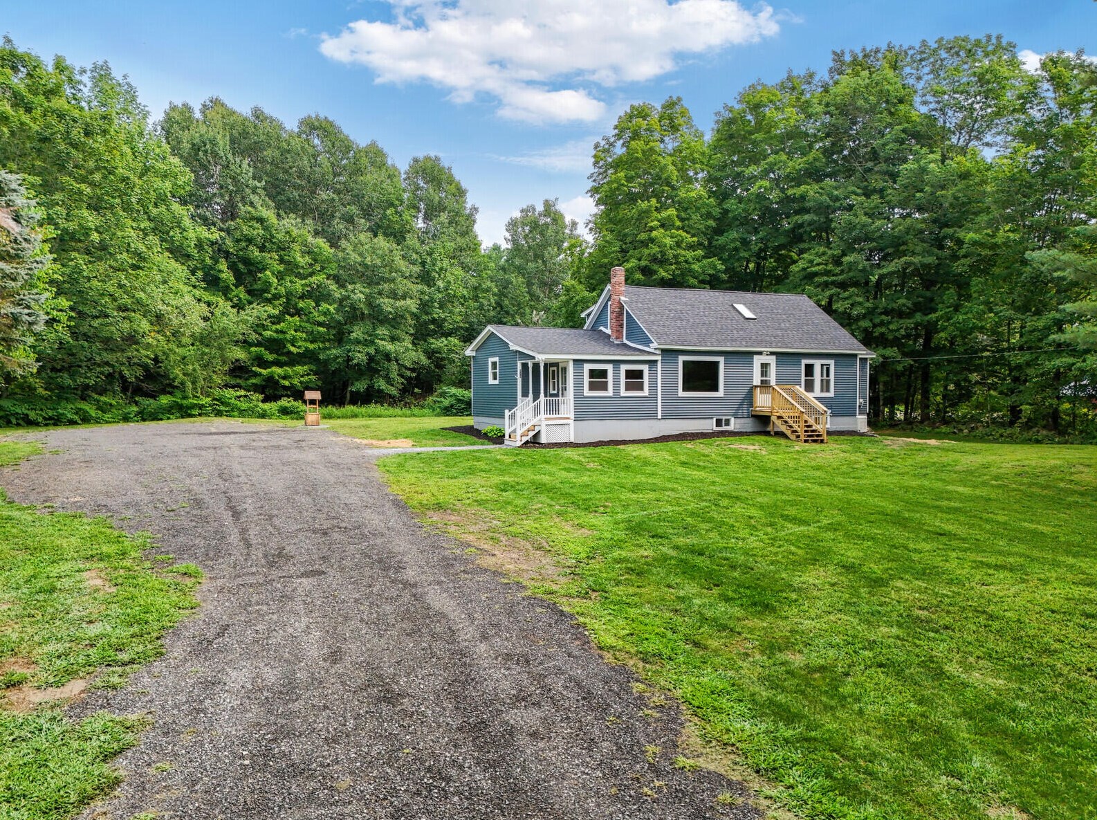 820 Hallowell Litchfield Rd, Pittston, ME 04345