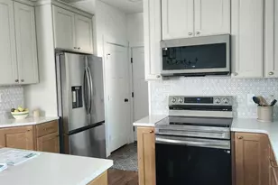25 Magnolia Ln, Gardiner, ME 04345 - Photo 2