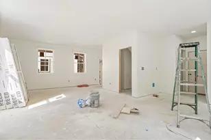 33 Magnolia Ln, Gardiner, ME 04345 - Photo 2