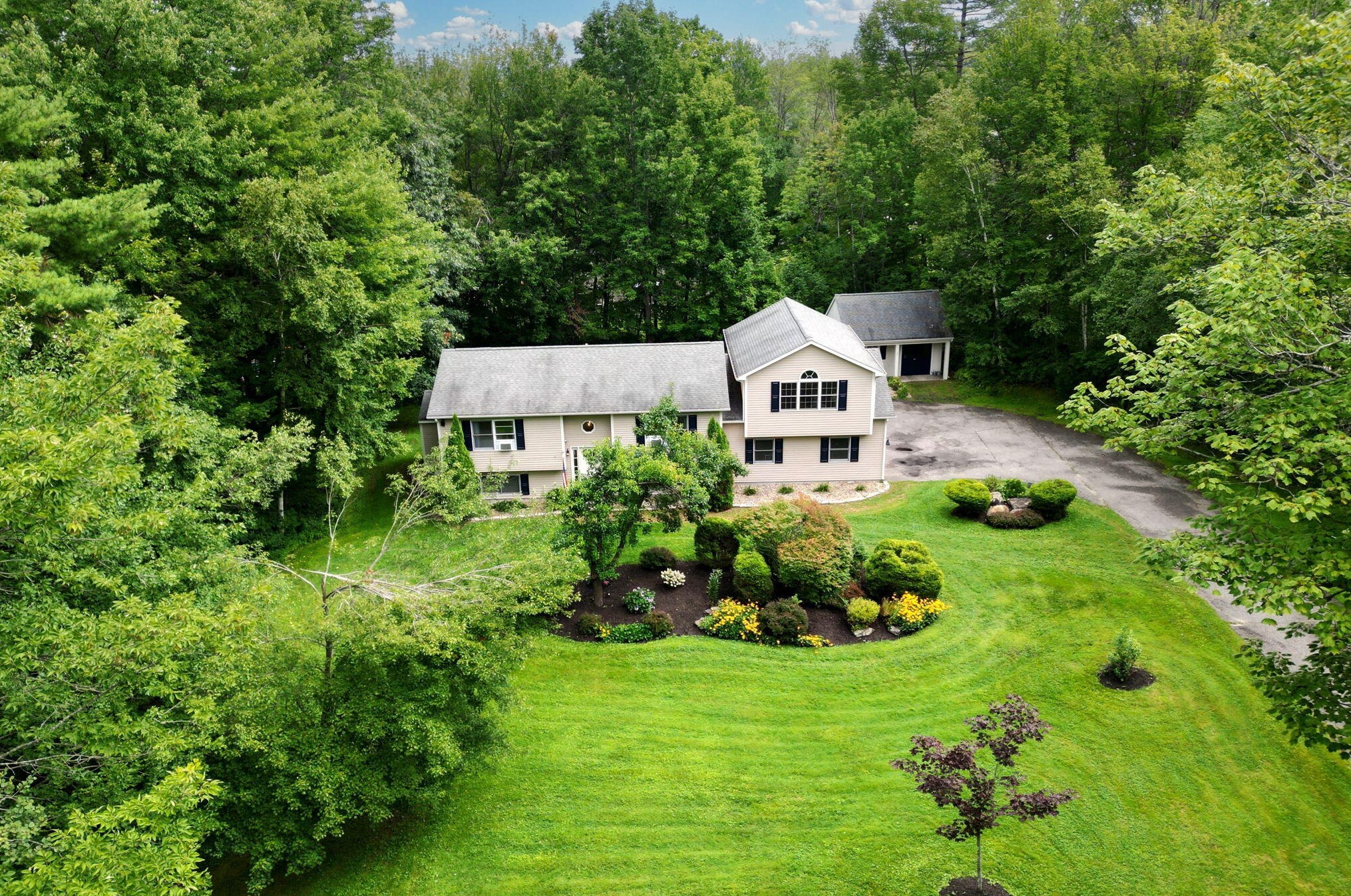 124 Fairway Dr, Auburn, ME 04210