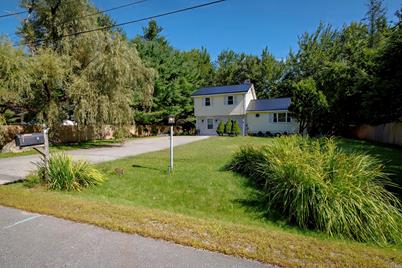 17 McDonald Avenue, Ellsworth, ME 04605 - Photo 1