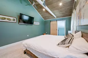 1006 Red Stallion Dr, Carrabassett Valley, ME 04947 - Photo 12