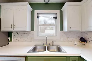 36 Sewall St, Livermore Falls, ME 04254 - Photo 12