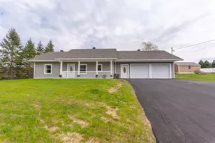 212 22nd Ave, Madawaska, ME 04756 - Photo 2