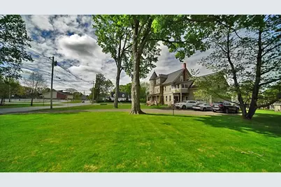 33 Pleasant Street, Houlton, ME 04730 - Photo 18