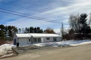 28 Pleasant Hill Dr, Waterville, ME 04901 - Photo 2