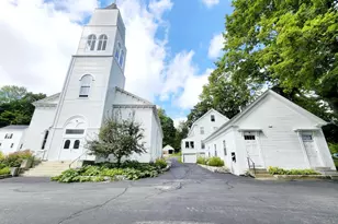 17 Union St, Hallowell, ME 04347 - Photo 1