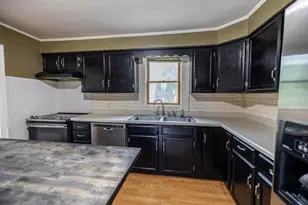 28 Mathews Ave, Waterville, ME 04901 - Photo 2