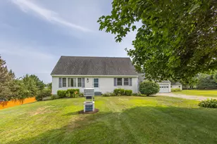 25 Mountain View Dr, Rockland, ME 04841 - Photo 2