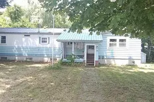 9 Oak St, Jay, ME 04239 - Photo 2