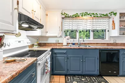 189 Gray Road, Falmouth, ME 04105 - Photo 2