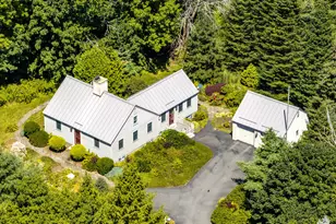 34 Curtis Ave, Camden, ME 04843 - Photo 2